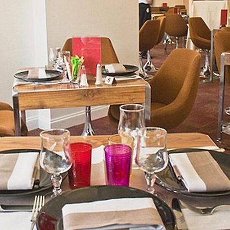 Logis Hotel De France Restaurant Le Lucullus Montmorillon Exterior foto