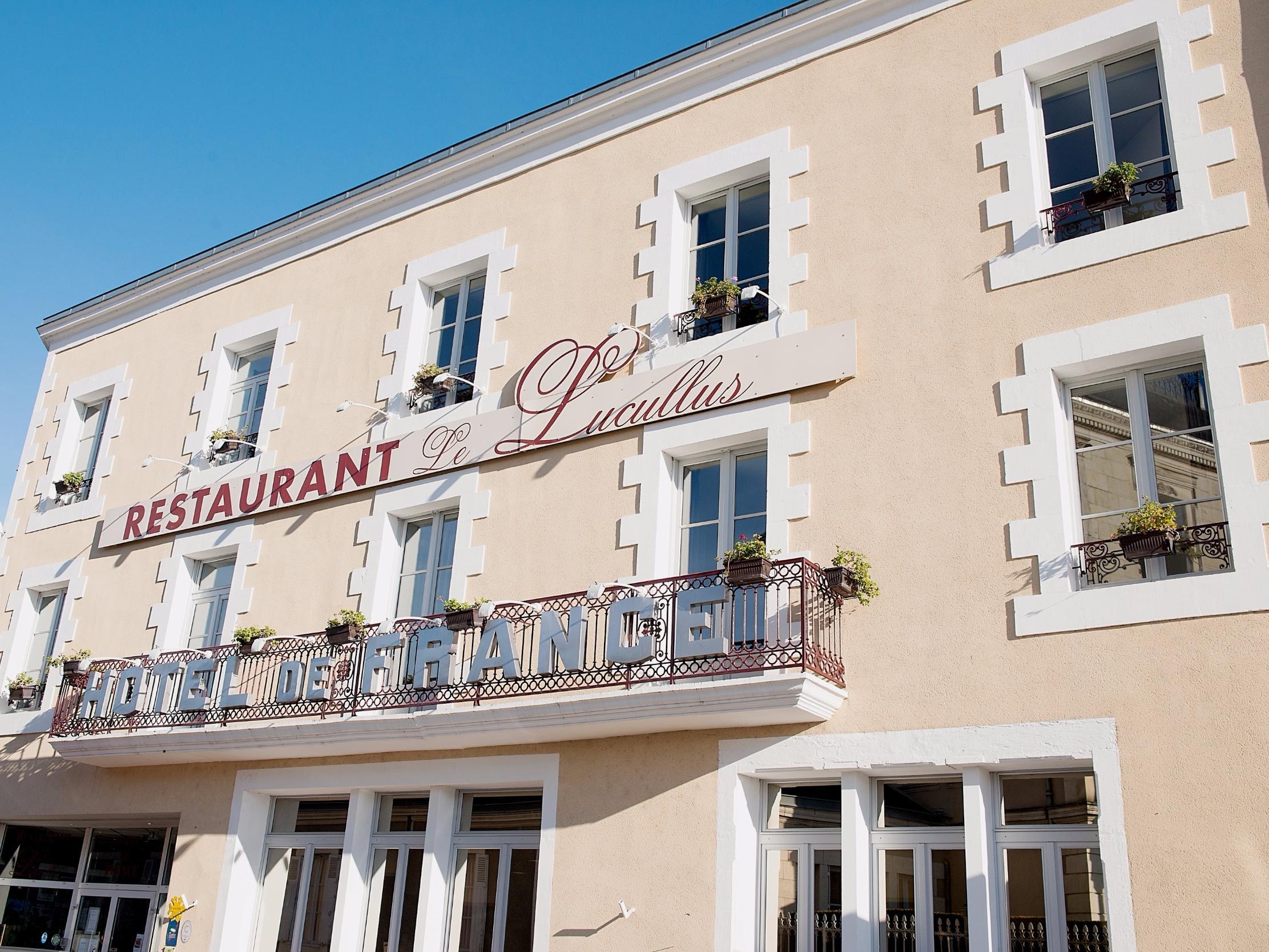 Logis Hotel De France Restaurant Le Lucullus Montmorillon Exterior foto