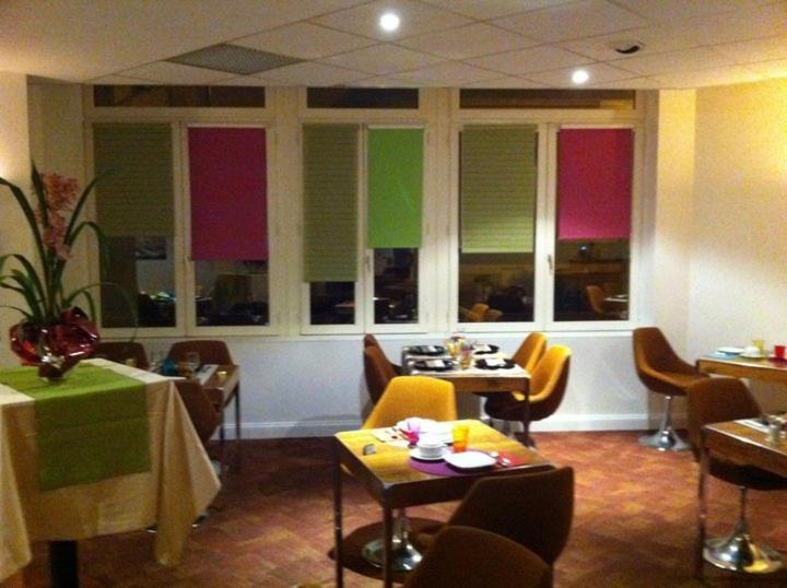 Logis Hotel De France Restaurant Le Lucullus Montmorillon Exterior foto